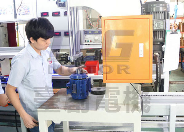 車間JCC-05油壓機